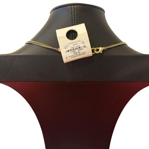 Antiqued Layered Gold-Tone Pendant Necklace. - Picture 7 of 8